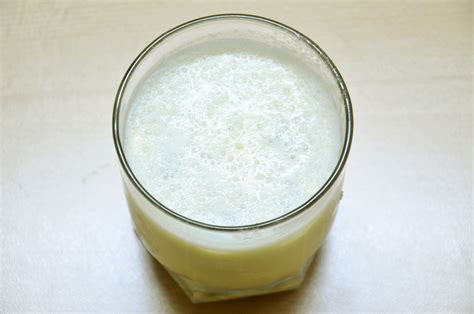 how-to-make-a-banana-milkshake-without-a-blender-6 image