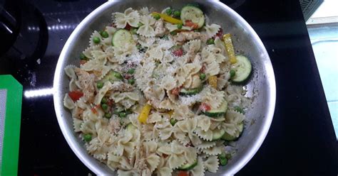 34-easy-and-tasty-chicken-and-farfalle-pasta-recipes-by image