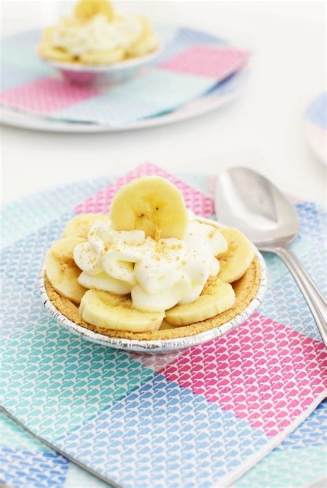 mini-banana-cream-pies-recipe-no-bake-and-easy image