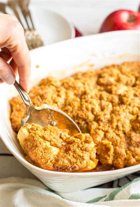 healthy-apple-cobbler-video-family-food-on-the image