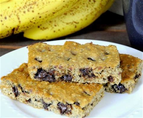 banana-oatmeal-chocolate-chip-breakfast-bars image