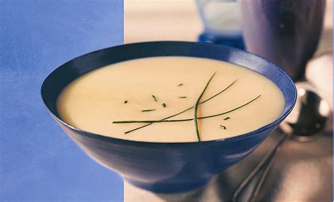 creamy-irish-potato-soup-recipe-cook-with image