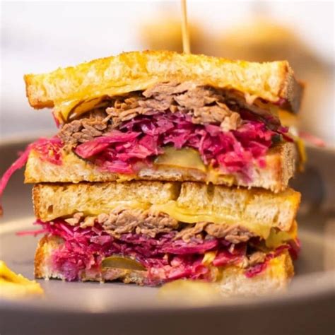 17-best-corned-beef-sandwich-recipe-ideas-top image