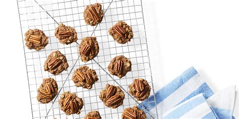 how-to-make-oatmeal-pecan-cookies-womans-day image