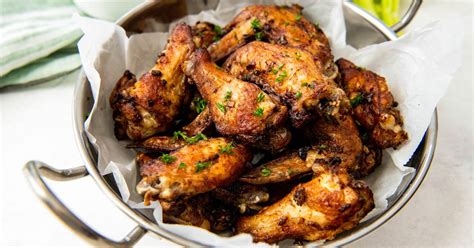 air-fryer-chicken-wings-extra-crispy-wings-in-20 image