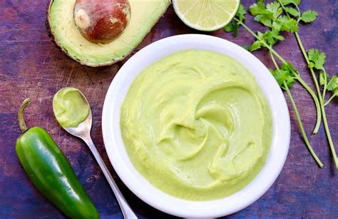super-creamy-avocado-lime-sauce-the-fountain image
