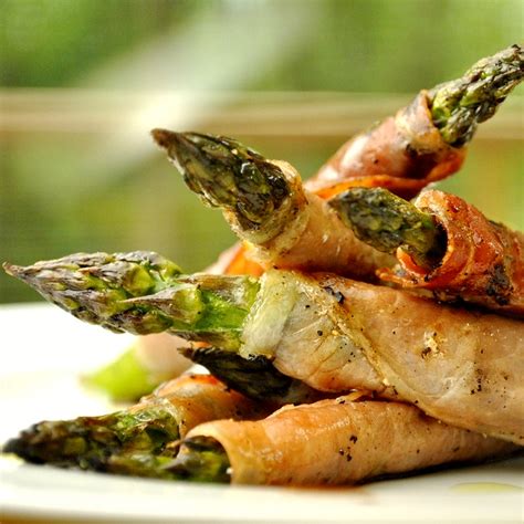 grilled-prosciutto-wrapped-asparagus-three-many image