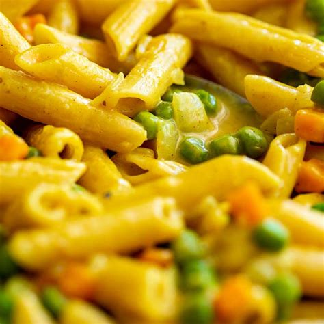 one-pot-curry-pasta-sprinkles-and-sprouts image