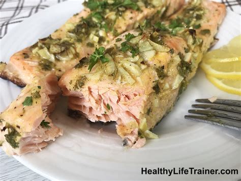 oven-baked-salmon-with-parsley-and-garlic-healthy-life image