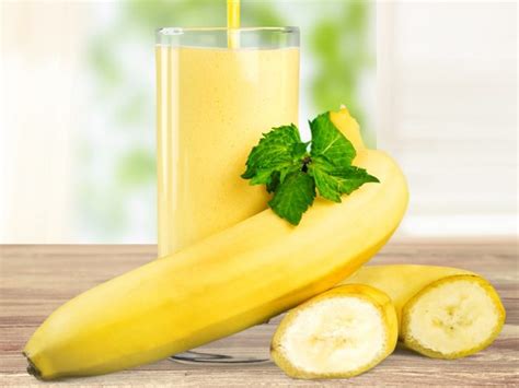 9-surprising-benefits-of-banana-juice-organic-facts image