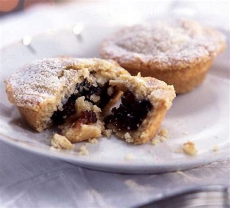unbelievably-easy-mince-pies-recipe-mayas-kitchen image