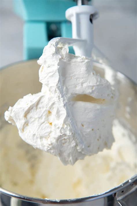 perfect-chocolate-swiss-meringue-buttercream-the image