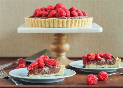 chocolate-ganache-raspberry-tart-bakerita image