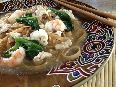 rice-noodles-in-egg-gravy-wat-tan-hor-the image
