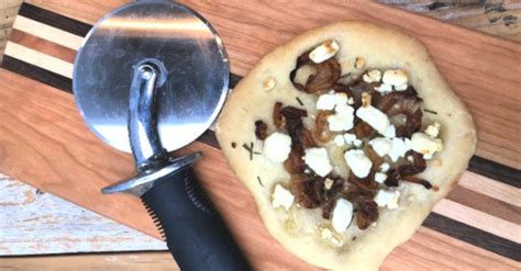 caramelized-onion-and-goat-cheese-pizza-momof6 image