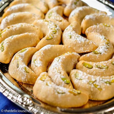 vanillekipferl-german-crescent-cookies image