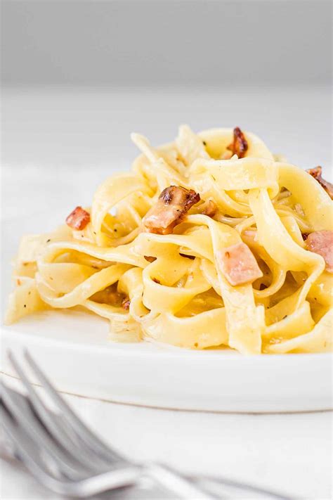 the-creamiest-no-cream-carbonara-pasta-wandercooks image