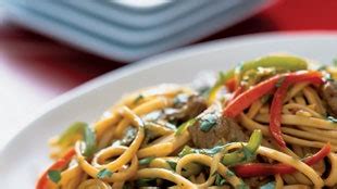 stir-fried-noodles-with-singapore-lamb-curry-bon image