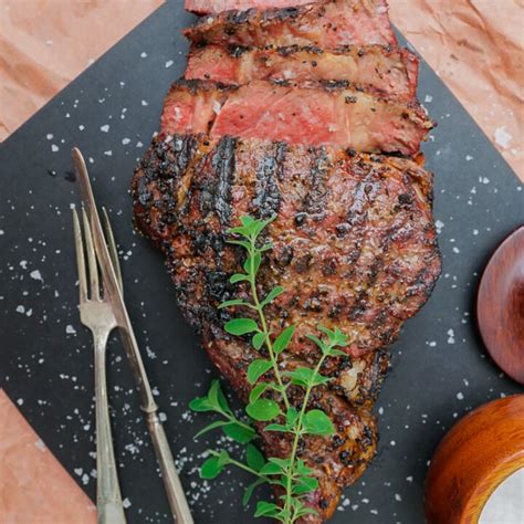 how-to-cook-a-tomahawk-steak-couple-in-the-kitchen image