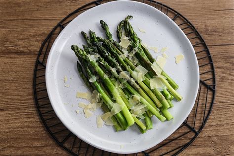 grilled-asparagus-with-parmesan-ang-sarap image