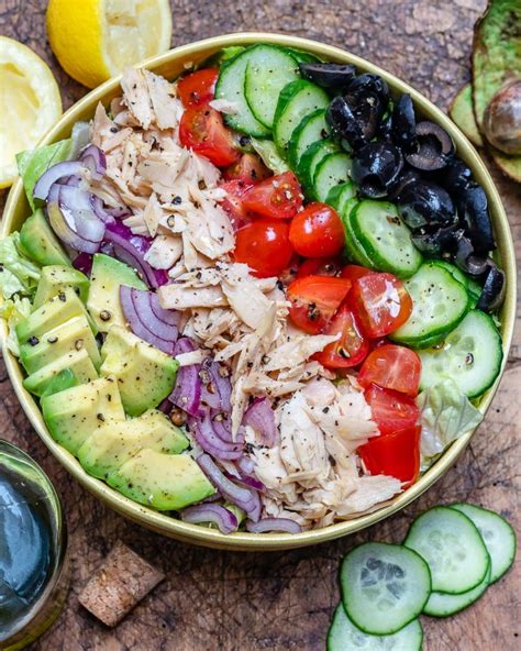 easy-avocado-tuna-salad-recipe-paleoketowhole30 image