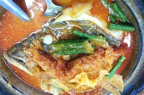 spicy-singaporean-fish-head-curry image