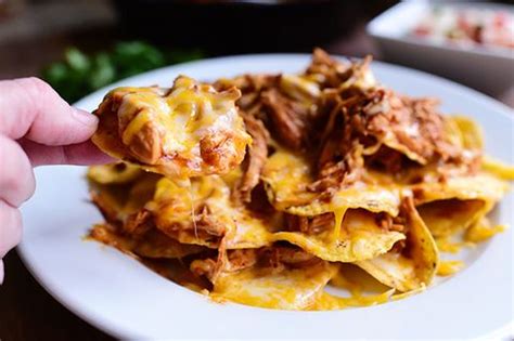 best-chicken-nachos-recipe-how-to-make-easy-chicken image