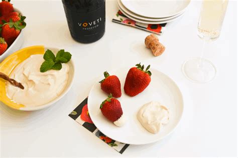 easy-strawberries-romanoff-dip-recipe-cupcakes-and image