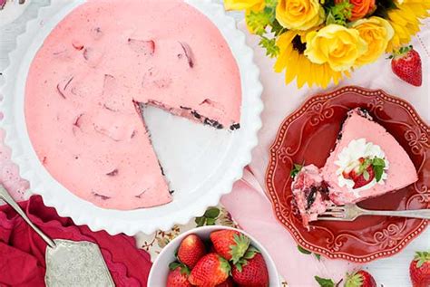 gluten-free-strawberry-cream-pie image