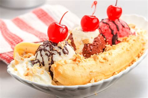 classic-banana-split-ice-cream-sundae-recipe-the image