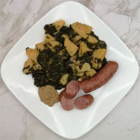 omas-kale-and-potato-recipe-grnkohl-mit-kartoffeln image