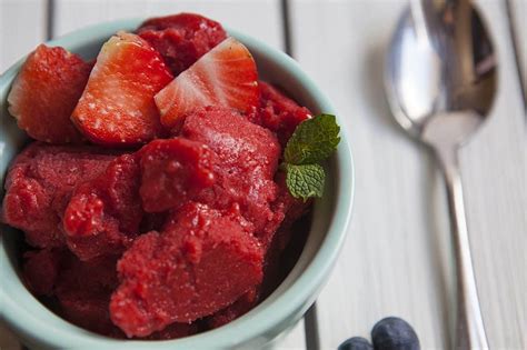 2-ingredient-strawberry-sorbet-recipe-home-made image