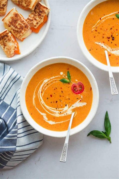 creamy-tomato-bisque-with-grilled-cheese-croutons image