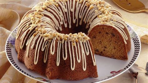 nutty-graham-picnic-cake-recipe-pillsburycom image