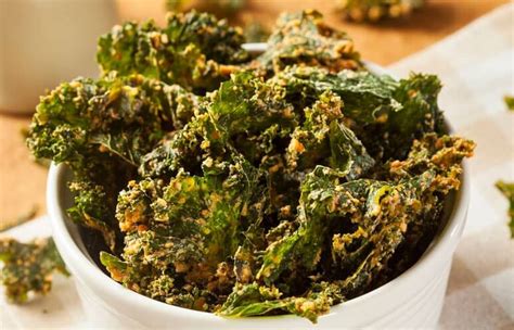 6-reasons-you-should-eat-kale-chips-every-day-nutscom image