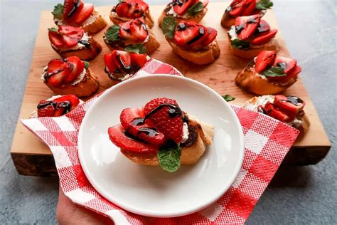 strawberry-goat-cheese-bruschetta-reluctant image