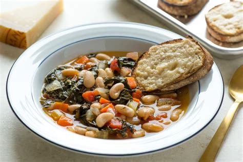 recipe-kale-and-cannellini-bean-stew-kitchn image