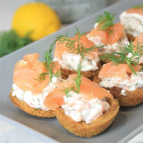 canaps-with-smoked-salmon-chez-le-rve-franais image