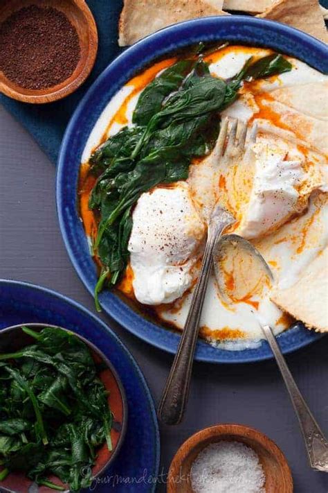 ılbır-turkish-poached-eggs-with-yogurt-gourmande image