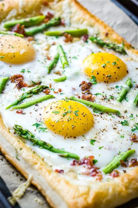 breakfast-pizza-on-puff-pastry-the-kitchen-girl image