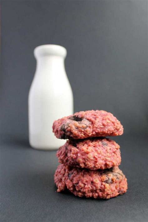 beet-cookies-with-dark-chocolate-chunks-veggie-desserts image