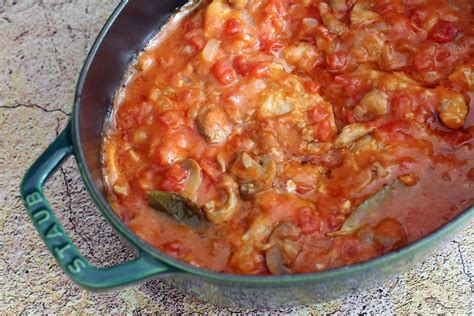 baked-chicken-with-tomatoes-and-mushrooms image