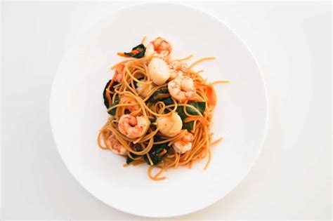 easy-asian-noodle-bowl-with-shrimp-and-scallops image