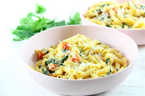 creamy-tomato-spinach-pasta-recipe-food-fanatic image