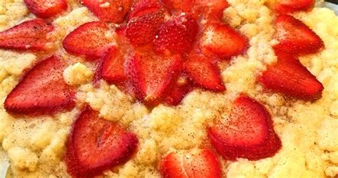 strawberry-buttermilk-skillet-shortcake-whats image