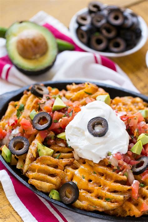 waffle-fry-nachos-dinner-at-the-zoo image