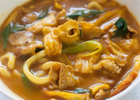 curry-udon-udon-noodles-with-curry-flavoured-broth image