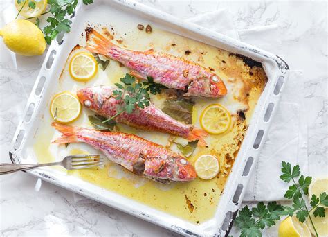 pescado-al-horno-siete-recetas-fciles-y-deliciosas image