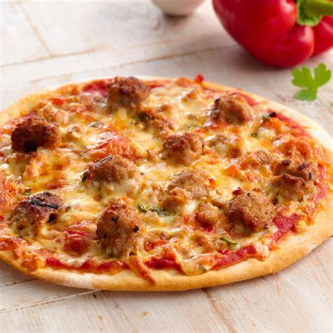 italian-sausage-pizza-recipe-myfoodbook image