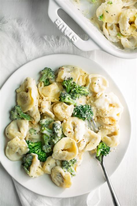 creamy-broccoli-tortellini-pasta-bake-peas-and-crayons image